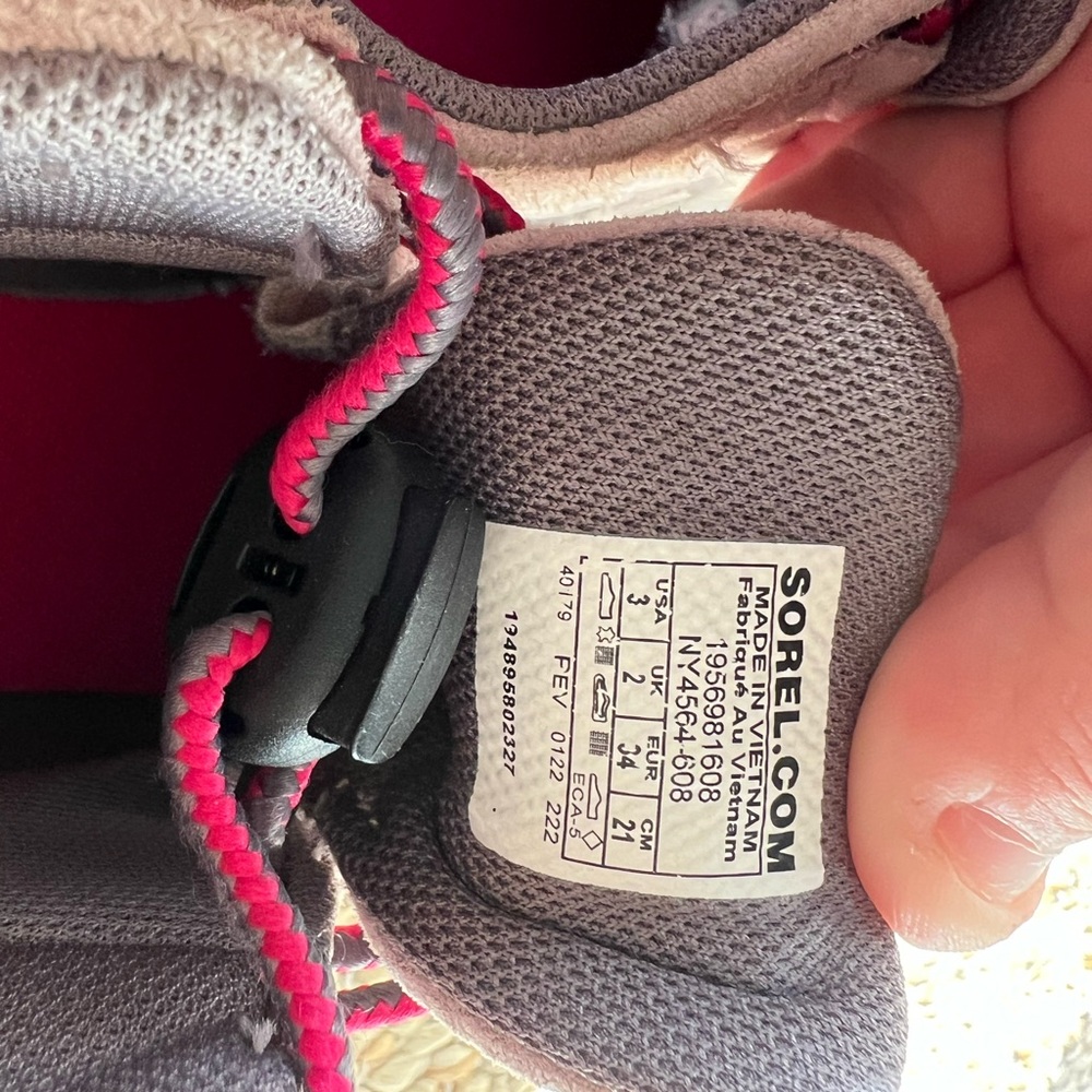 Sorel Waterproof Snow Boots kids size 3 - Picture 3 of 3